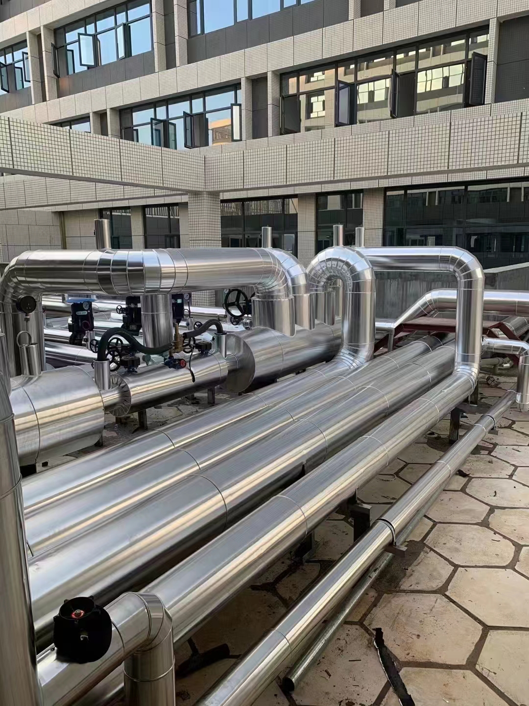 廣西保溫工程在建筑和工業(yè)領(lǐng)域的應(yīng)用廣泛